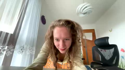 Snapshot of emily_in_parisss chatting on 10-15-25, 08:25 Emily  online show from 10-15-25, 08:25