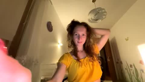 Snapshot of emily_in_parisss chatting on 10-17-25, 08:44 Emily  online show from 10-17-25, 08:44