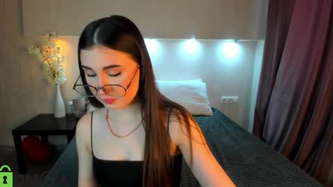 Snapshot of emily_lews chatting on 02-23-26, 04:21 Emily online show from 02-23-26, 04:21