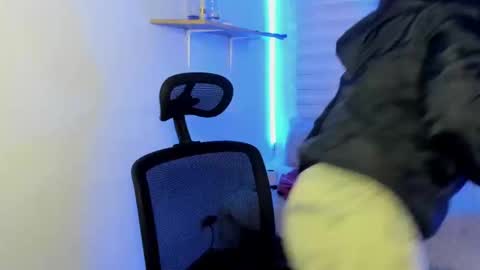 emily_lindey online show from 11-04-25, 03:05