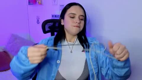 Emily Lindey online show from 03-10-26, 09:03