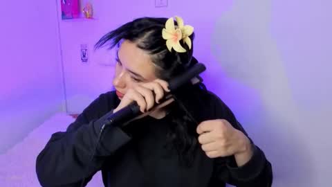 Emily Lindey online show from 03-17-26, 05:44