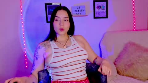 Snapshot of emily_lindey_ chatting on 07-11-26, 06:27 Emily Lindey online show from 07-11-26, 06:27
