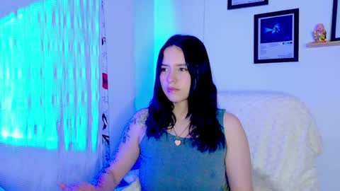 Snapshot of emily_lindey_ chatting on 07-15-26, 08:41 Emily Lindey online show from 07-15-26, 08:41