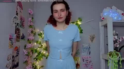 Snapshot of emily_lune chatting on 02-06-26, 02:38 Emily online show from 02-06-26, 02:38