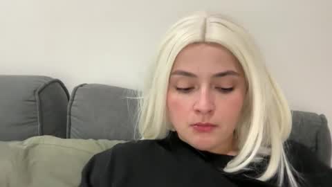 emily_morning_dew online show from 11-11-25, 01:11