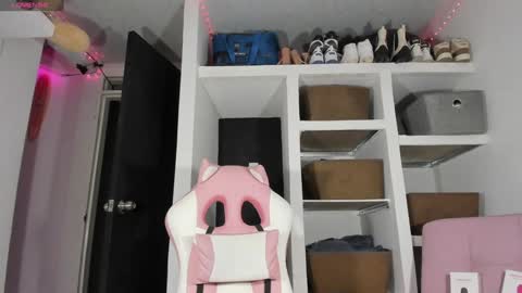 Snapshot of emily_palmeer chatting on 01-23-25, 02:33 emily_palmeer online show from 01-23-25, 02:33