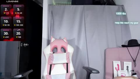 Snapshot of emily_palmeer chatting on 01-28-25, 09:19 emily_palmeer online show from 01-28-25, 09:19