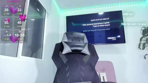 Snapshot of emily_palmeer chatting on 10-14-25, 10:27 emily_palmeer online show from 10-14-25, 10:27