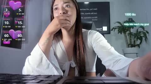 Snapshot of emily_palmeer chatting on 11-11-25, 09:53 emily_palmeer online show from 11-11-25, 09:53