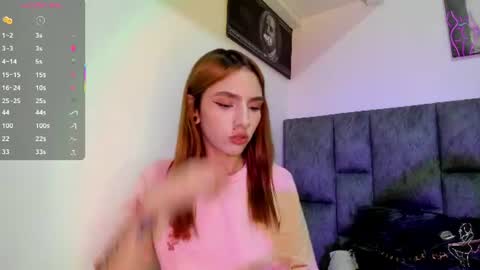 Snapshot of emily_pons chatting on 06-17-26, 01:19 Emi online show from 06-17-26, 01:19