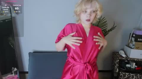 emily_relishh online show from 02-18-26, 05:25