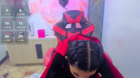 Snapshot of emily_rosse04 chatting on 10-31-25, 11:44 online show from 10-31-25, 11:44