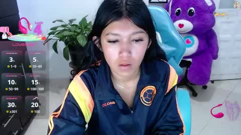 Snapshot of emily_rosse04 chatting on 04-10-26, 11:04 online show from 04-10-26, 11:04