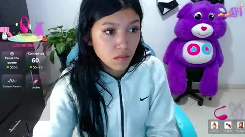 Snapshot of emily_rosse04 chatting on 04-18-26, 09:46 online show from 04-18-26, 09:46