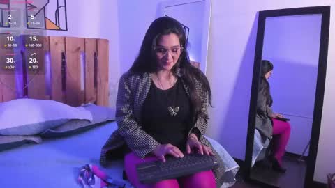 Snapshot of emily_sartre chatting on 05-14-26, 08:26 Emilly online show from 05-14-26, 08:26