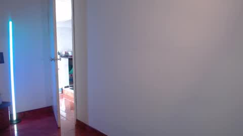 Snapshot of emily_swan_04 chatting on 01-17-25, 05:41 Emily Swan online show from 01-17-25, 05:41