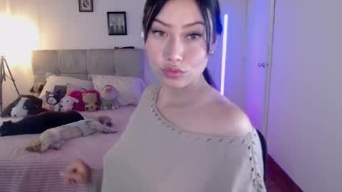 Snapshot of emily_swan_04 chatting on 01-24-25, 07:28 Emily Swan online show from 01-24-25, 07:28