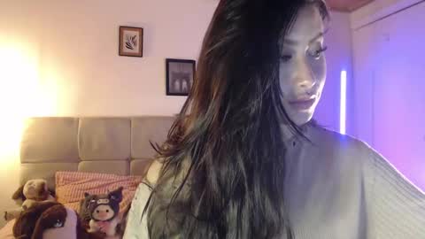 Snapshot of emily_swan_04 chatting on 01-24-25, 10:41 Emily Swan online show from 01-24-25, 10:41