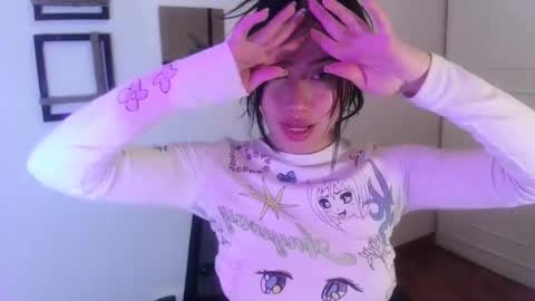 Snapshot of emily_swan_04 chatting on 03-06-25, 05:54 Emily Swan online show from 03-06-25, 05:54