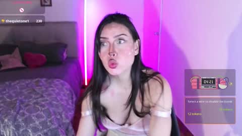 Snapshot of emily_swan_04 chatting on 10-16-25, 02:12 Emily Swan online show from 10-16-25, 02:12