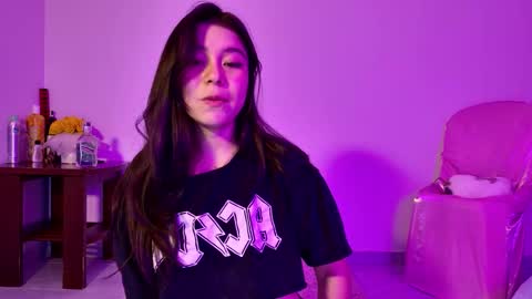 Snapshot of emily_sweet30 chatting on 11-26-25, 10:33 Emily online show from 11-26-25, 10:33