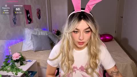 Emily online show from 04-06-26, 08:37