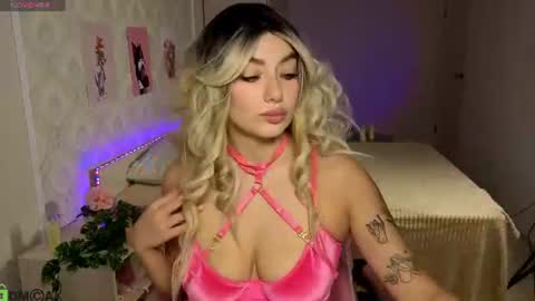 Snapshot of emily_tyler19 chatting on 06-18-26, 08:14 Emily online show from 06-18-26, 08:14