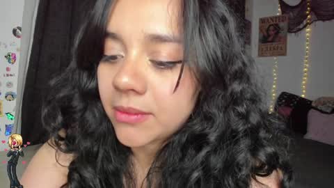 Snapshot of emily_vader chatting on 04-01-26, 01:17 emily_vader online show from 04-01-26, 01:17