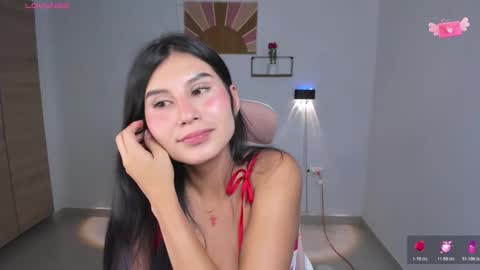 Snapshot of emily_villamil_ chatting on 10-29-25, 09:05 Emi online show from 10-29-25, 09:05