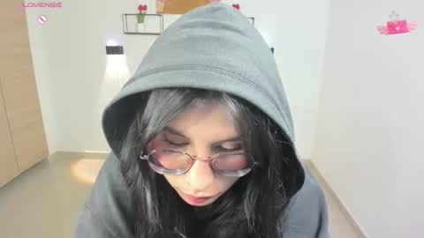 Snapshot of emily_villamil_ chatting on 11-24-25, 10:42 Emi online show from 11-24-25, 10:42