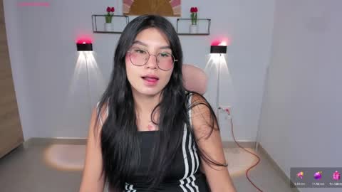Snapshot of emily_villamil_ chatting on 04-09-26, 09:20 Emi online show from 04-09-26, 09:20