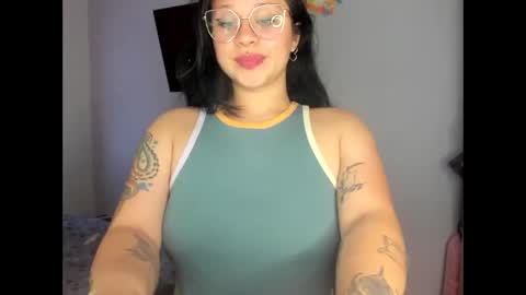 emily_vixen_ online show from 11-06-25, 10:49