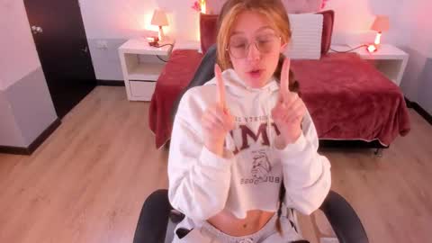 emily_warren__ online show from 02-06-26, 03:59