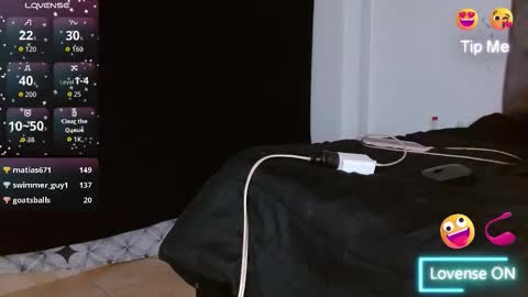 Snapshot of emily_white00 chatting on 11-08-25, 10:15 emily online show from 11-08-25, 10:15