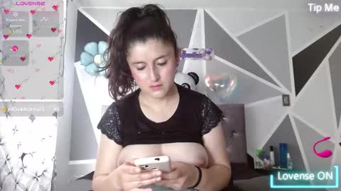 Snapshot of emily_white00 chatting on 03-05-26, 08:05 emily online show from 03-05-26, 08:05