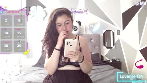 Snapshot of emily_white00 chatting on 04-07-26, 05:02 emily online show from 04-07-26, 05:02