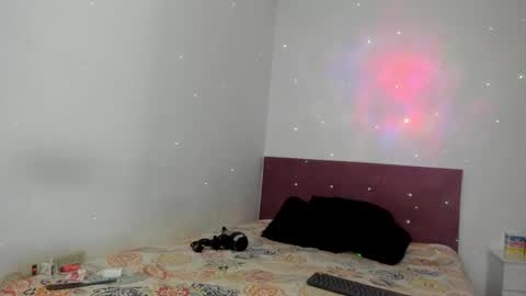 Snapshot of emily_white11 chatting on 12-18-25, 09:10 Emily online show from 12-18-25, 09:10