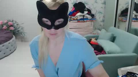 Emily online show from 06-25-26, 07:40
