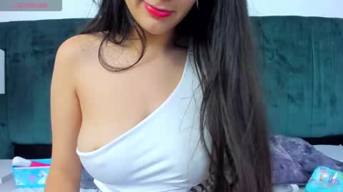 Snapshot of emilyandmarco_ chatting on 02-10-25, 01:24 Emilyyy online show from 02-10-25, 01:24