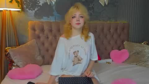 Baby Emelli online show from 01-08-26, 06:48