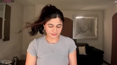 Emily Armstrong online show from 12-12-24, 11:18