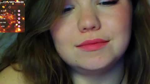 Snapshot of emilyart_ chatting on 12-13-24, 10:23 artist Emily online show from 12-13-24, 10:23