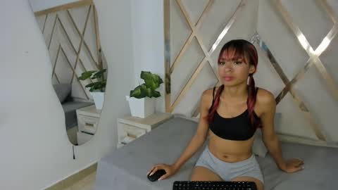 emilyasm online show from 11-25-25, 10:10