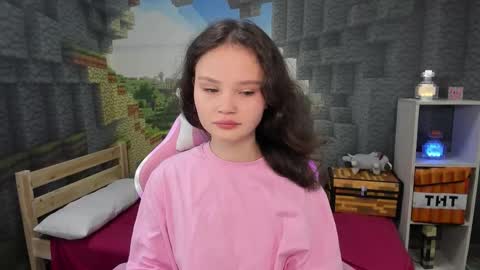 Emilyhaves online show from 10-20-25, 08:20