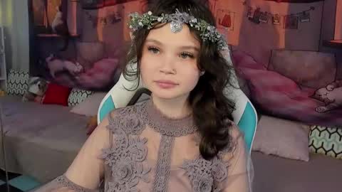 Emilyhaves online show from 10-30-25, 06:37