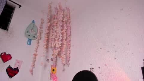 Snapshot of emilycollei chatting on 06-02-26, 04:14 Emily online show from 06-02-26, 04:14