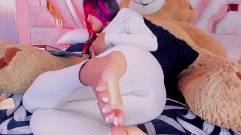 Snapshot of emilycristal chatting on 02-14-25, 12:51 Emily online show from 02-14-25, 12:51