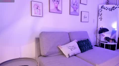 Snapshot of emilydolly_ chatting on 05-06-26, 10:48 Emily online show from 05-06-26, 10:48