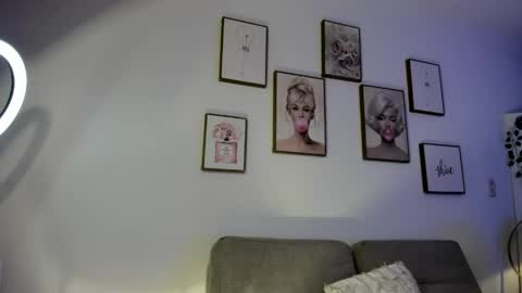Snapshot of emilydolly_ chatting on 05-14-26, 11:28 Emily online show from 05-14-26, 11:28